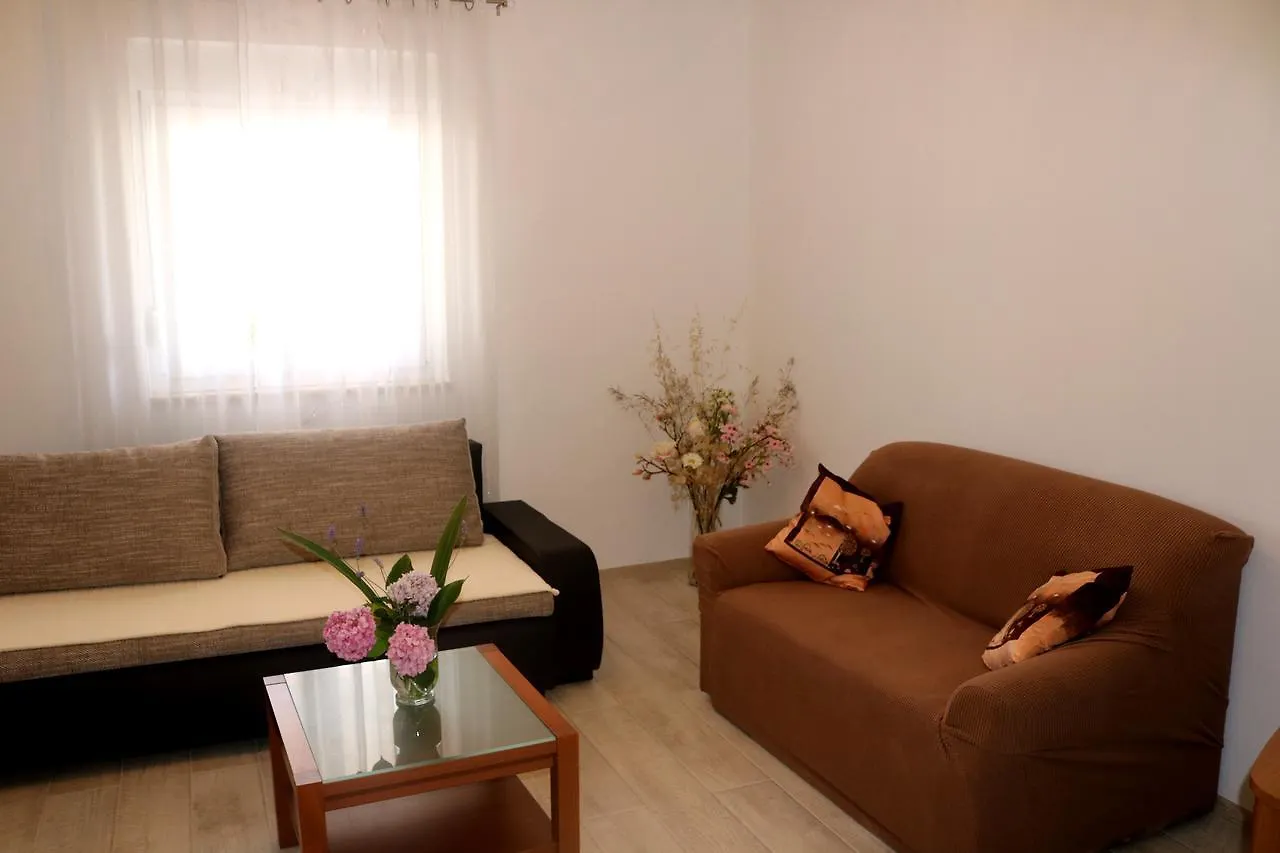 Guesthouse Mihovil Zadar 3*,  Croatia