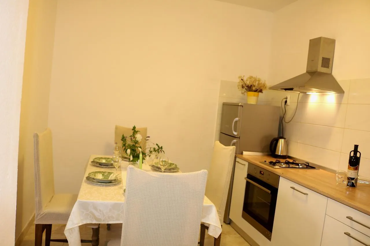 Guesthouse Mihovil Zadar 3*,  Croatia